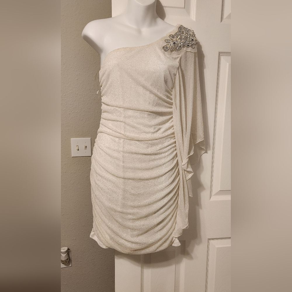 Emerald Sundae dress no size tag refer to measurements